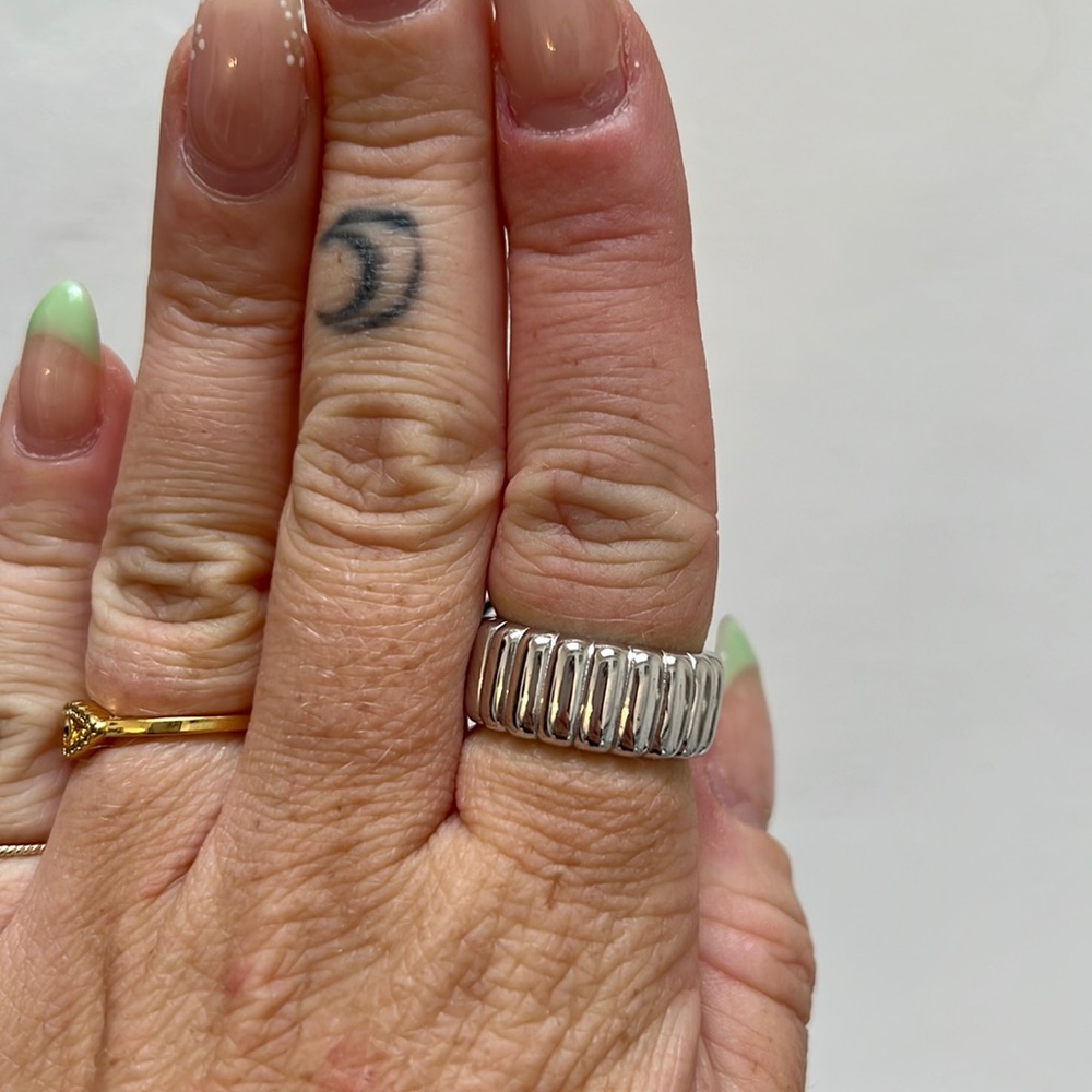 Brand new silver Charlotte bold Mejuri ring